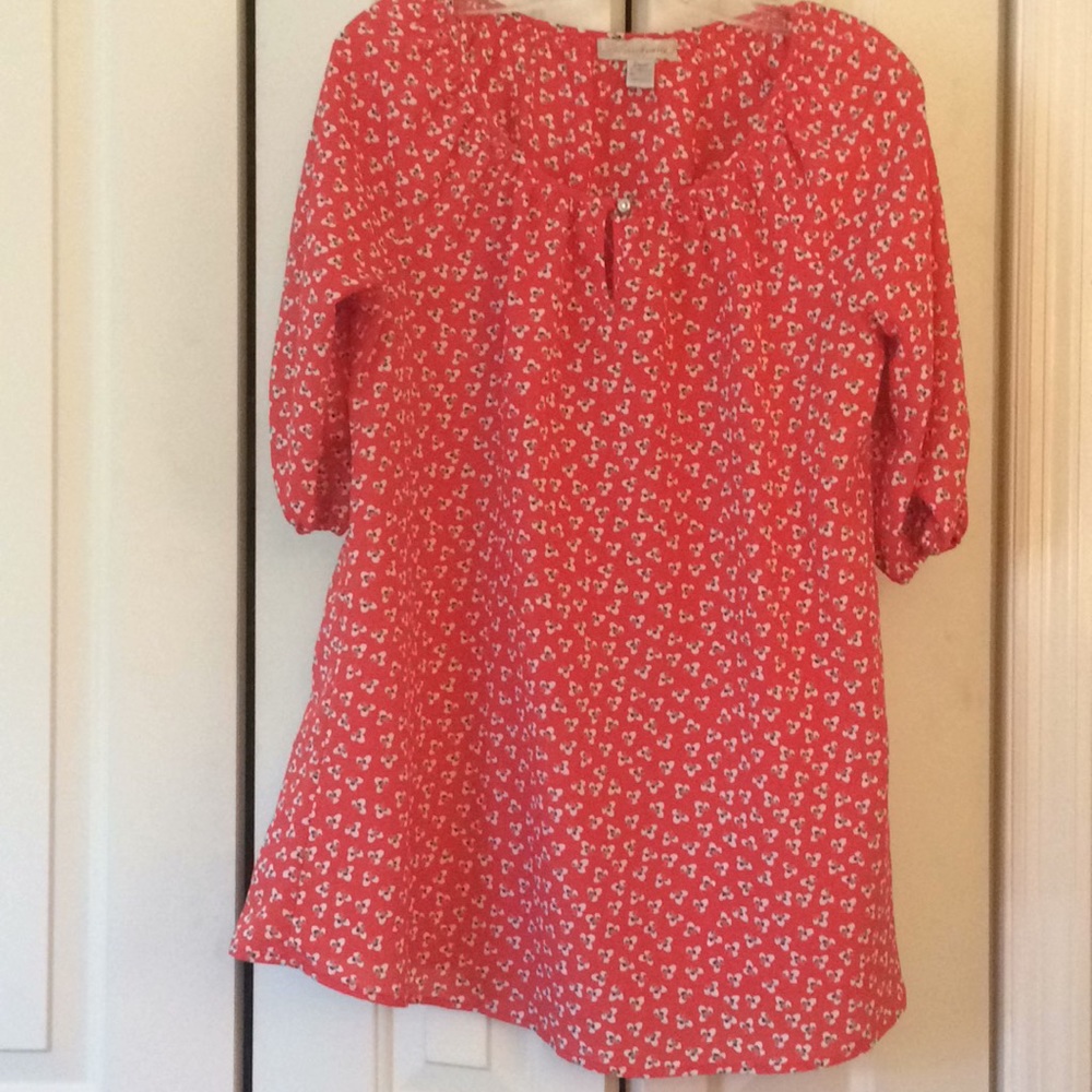 Pretty floral blouse!